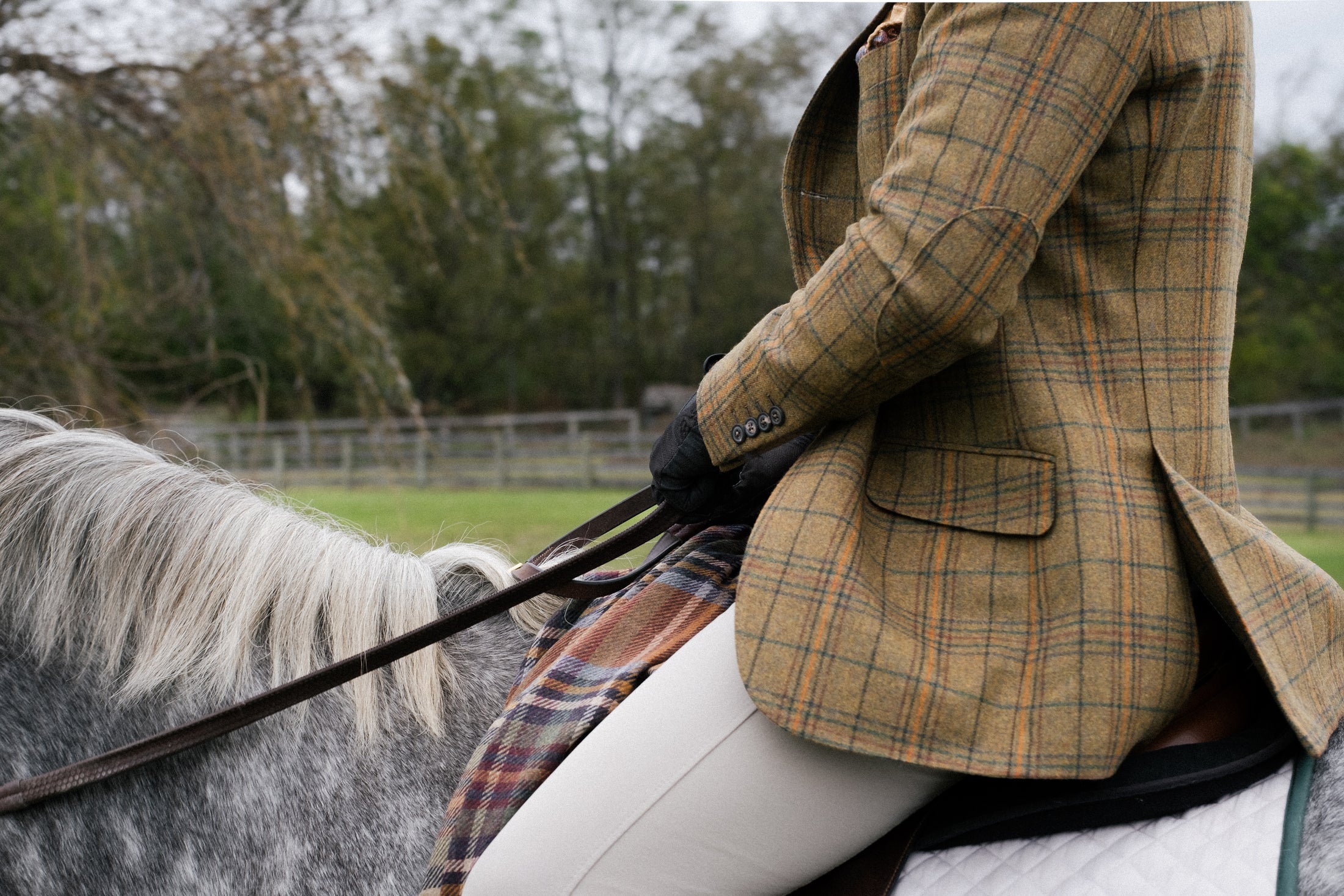 Hacking Jacket in Lambswool Moss/Red/Gold Multiplaid